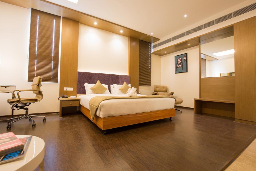 Kiscol Grands Hotel Coimbatore Zewnętrze zdjęcie